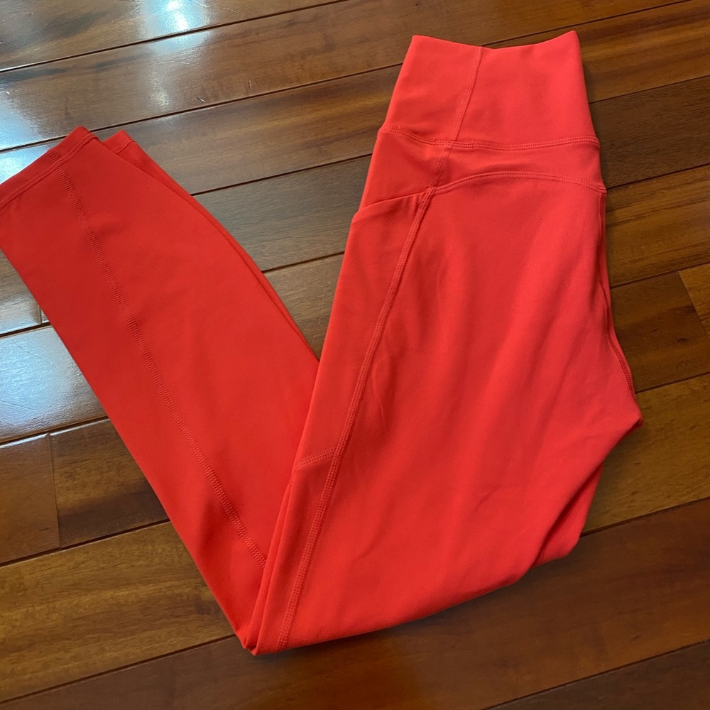 Fabletics Workout Set - Picture 4 of 5